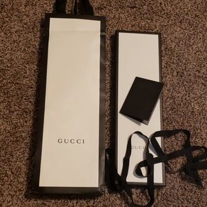 GUCCi SHOPPiNG BAG & BOX